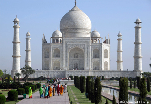 105-Taj Mahal in Agra India.jpg